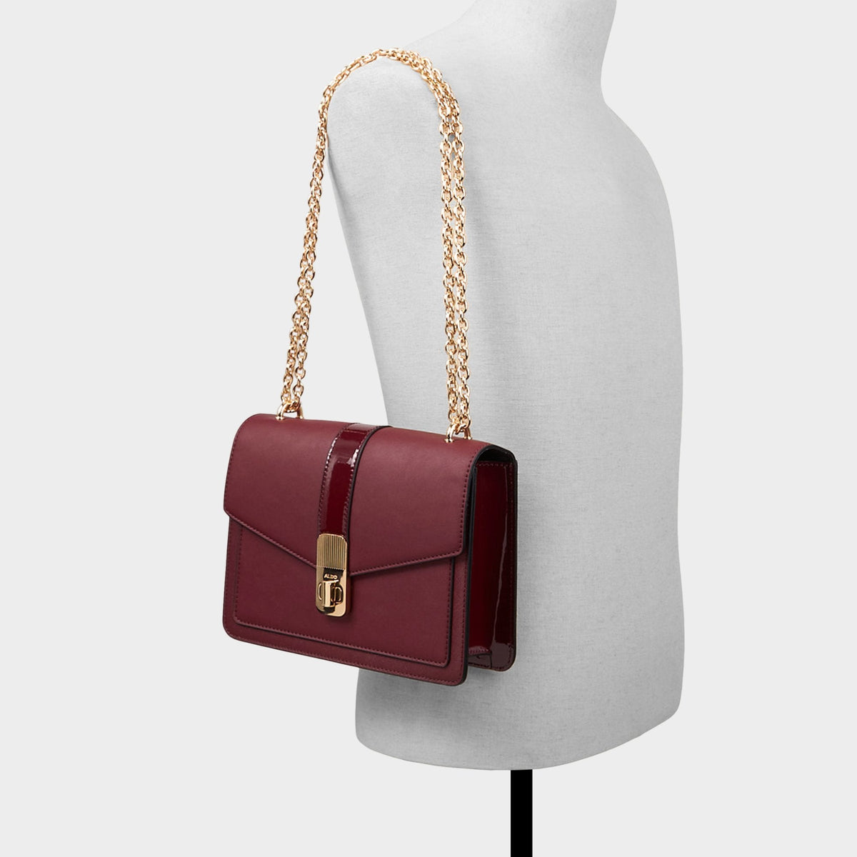 Soii in Open Red - | Aldo Classic